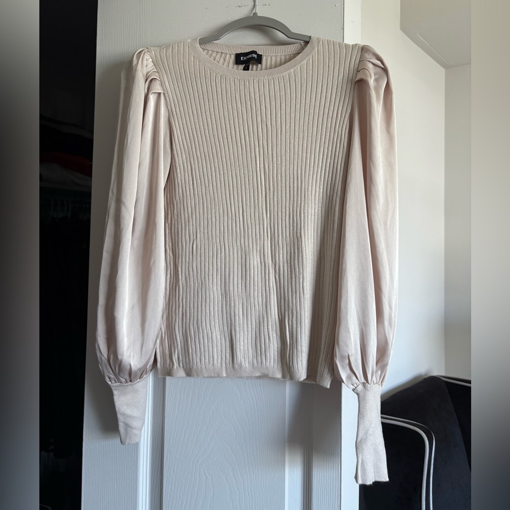 Express Cream Ribbed Blouse with Puff Sleeves